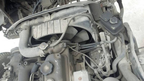 ขายรถหกล้อ MITSUBISHI cantae 115 หัวลากคัชซี มีเกียร์ฝากพร้อมเอกสารพร้อมโอนราคา370,000