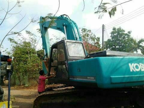 ขายรถแบคโฮ KOBELCO sk220-3ไฟฟ้าครบราคา850,000