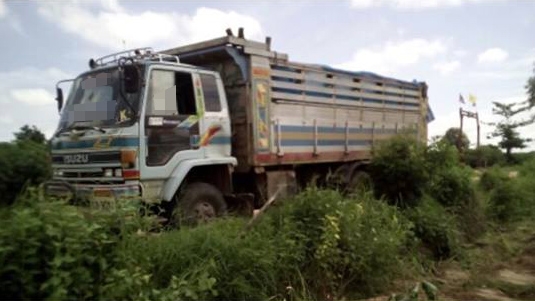 **800,000 บ.ต่อรอง/// 10ล้อ ROCKY FXZ-240 2เพลาดั้มเนียม **ขาย ISUZU ROCKY FXZ-240 10ล้อ2เพลาดั้มเนียม พร้อมใช้ ราคาเบาๆ ISUZU ROCKY FXZ23NFY 6SD1-240HP ร็อค240 หัวขาว เครื่องเดิม เกียร์เดิม เครื่องดี แน่น แรงดีครับ เกียร์ดี ไม่หลุด ช่วงล่างเดิมๆ คัสซีเดิ