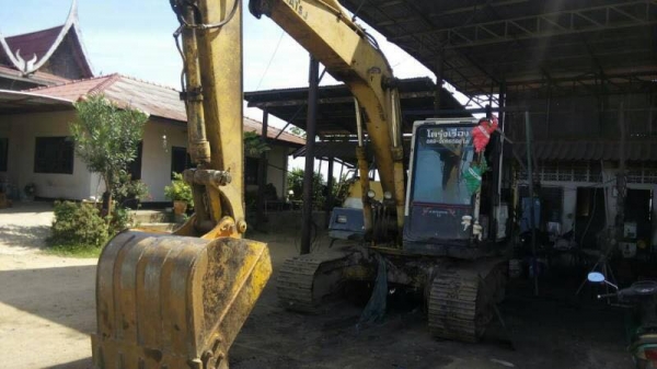 ขายรถแบคโฮ KOMATSU pc120-5รอนเลอร์7ลูกไฟฟ้าครบเอกสารอินวอยท์ราคา600,000