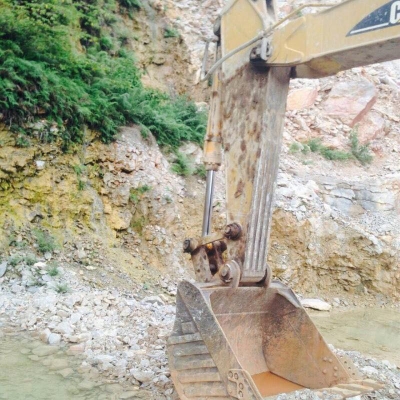ขายรถแบคโฮ CAT 330 C 9,xxxชม.ไฟฟ้า เอกสารครบรถพร้อมใช้ราคา 1,850,000