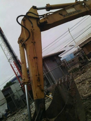 ขายรถแบคโฮ KOMATSU pc200-1มีไลหัวเจาะเอกสารอินวอยท์รถสวยพร้อมใช้ราคา 450,000