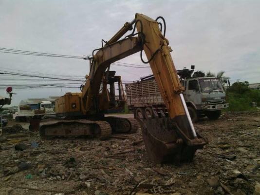 ขายรถแบคโฮ KOMATSU pc200-1มีไลหัวเจาะเอกสารอินวอยท์รถสวยพร้อมใช้ราคา 450,000