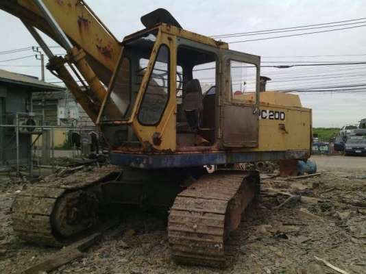 ขายรถแบคโฮ KOMATSU pc200-1มีไลหัวเจาะเอกสารอินวอยท์รถสวยพร้อมใช้ราคา 450,000
