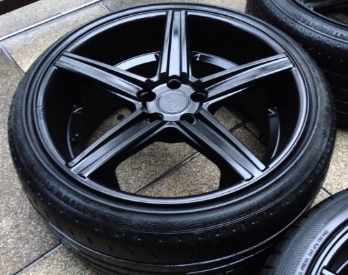 ล้อ ADV1 ขอบ 20 หน้า8.5 หลัง 10 นิ้ว พร้อมยางปี12