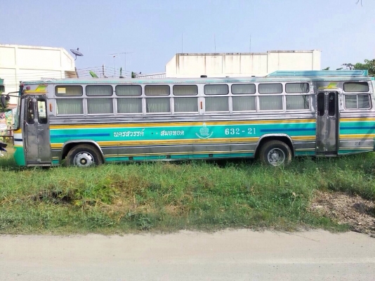 Sale!!ขายรถบัสถูกสุดๆสภาพเครื่องดีมาก (เพิ่งยกเครื่องใหม่)