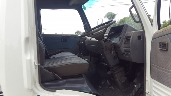 HINO หกล้อยาวสภาพสวยทำสีใหม่ HINO หกล้อยาวสภาพสวยทำสีใหม่