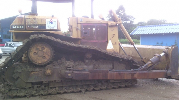 ขายรถแทรคเตอร์ CAT D6H เอกสารเล่มทะเบียน ราคา 700000