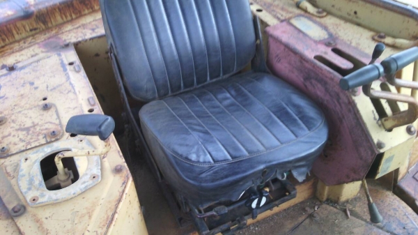 ขายรถแทรคเตอร์ CAT D6H เอกสารเล่มทะเบียน ราคา 700000