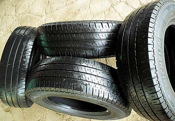 ยางรถกระบะขอบ15 มิชลิน215-70-R15ลงพื้นปลายปี13 (4เส้น 3,600บ) ยางรถกระบะขอบ15 มิชลิน215-70-R15ลงพื้นปลายปี13 (4เส้น 3,600บ)