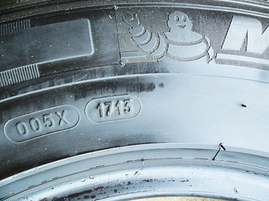 ยางรถกระบะขอบ15 มิชลิน215-70-R15ลงพื้นปลายปี13 (4เส้น 3,600บ) ยางรถกระบะขอบ15 มิชลิน215-70-R15ลงพื้นปลายปี13 (4เส้น 3,600บ)