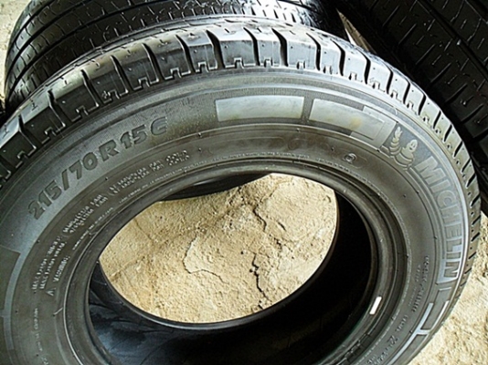 ยางรถกระบะขอบ15 มิชลิน215-70-R15ลงพื้นปลายปี13 (4เส้น 3,600บ) ยางรถกระบะขอบ15 มิชลิน215-70-R15ลงพื้นปลายปี13 (4เส้น 3,600บ)