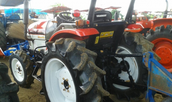 ขายครับรถไถยันม้า34แรงสองเพลา ราคา175000บาท  รถสวยมากเดิมๆ มีผาน5หนึ่งอันอยู่ วังบัว อ คลองขลุง จ กำแพงเพชรสนใจโทร 0813655997 อำพรพาเจริญราคาคุยกันได้อีกนะครัย