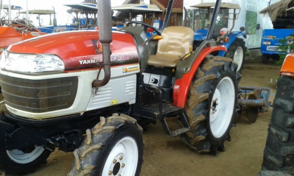 ขายครับรถไถยันม้า34แรงสองเพลา ราคา175000บาท  รถสวยมากเดิมๆ มีผาน5หนึ่งอันอยู่ วังบัว อ คลองขลุง จ กำแพงเพชรสนใจโทร 0813655997 อำพรพาเจริญราคาคุยกันได้อีกนะครัย