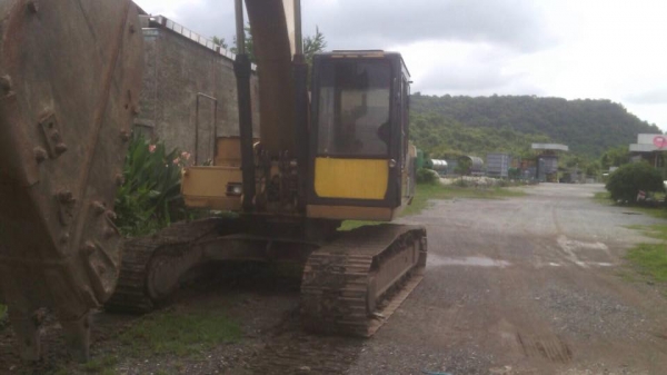 CATERPILLAR E200B รถพร้อมใช้เครื่องดี ช่วงล่างใด้ ทำงานดีไม่โหลด เอกสารเล่มทะเบียนพร้อมโอน CATERPILLAR E200B รถพร้อมใช้เครื่องดี ช่วงล่างใด้ ทำงานดีไม่โหลด เอกสารเล่มทะเบียนพร้อมโอน