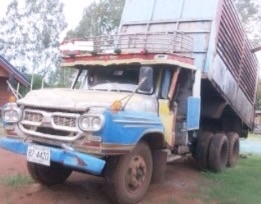 ISUZU TX 165 HP 6BD1 รถหัวยาวสิบล้อดั๊มพ์เพลาเดียว กระบะดั๊มพ์เหล็ก 8 ตันคอกเกษตรความยาว 6 เมตรสภาพดีพร้อมบรรทุกพร้อมใช้งานได้เลย เครื่องยนต์แรงดีเดิมๆไม่มีเยิ้ม ภายในเก๋งคอนโซลครบพร้อม พวงมาลัยเพาเวอร์ เบรคลมถังขนาดใหญ่ ช่วงล่างแน่นดีคัชซีไม่บวม ยาง 10 เ