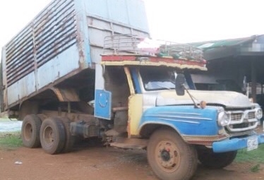 ISUZU TX 165 HP 6BD1 รถหัวยาวสิบล้อดั๊มพ์เพลาเดียว กระบะดั๊มพ์เหล็ก 8 ตันคอกเกษตรความยาว 6 เมตรสภาพดีพร้อมบรรทุกพร้อมใช้งานได้เลย เครื่องยนต์แรงดีเดิมๆไม่มีเยิ้ม ภายในเก๋งคอนโซลครบพร้อม พวงมาลัยเพาเวอร์ เบรคลมถังขนาดใหญ่ ช่วงล่างแน่นดีคัชซีไม่บวม ยาง 10 เ