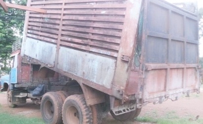 ISUZU TX 165 HP 6BD1 รถหัวยาวสิบล้อดั๊มพ์เพลาเดียว กระบะดั๊มพ์เหล็ก 8 ตันคอกเกษตรความยาว 6 เมตรสภาพดีพร้อมบรรทุกพร้อมใช้งานได้เลย เครื่องยนต์แรงดีเดิมๆไม่มีเยิ้ม ภายในเก๋งคอนโซลครบพร้อม พวงมาลัยเพาเวอร์ เบรคลมถังขนาดใหญ่ ช่วงล่างแน่นดีคัชซีไม่บวม ยาง 10 เ