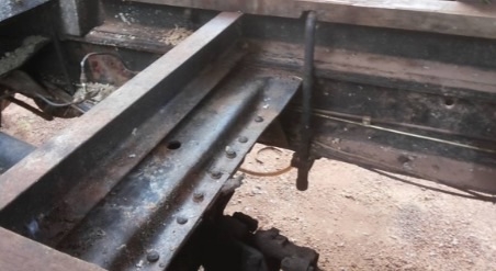 ISUZU TX 165 HP 6BD1 รถหัวยาวสิบล้อดั๊มพ์เพลาเดียว กระบะดั๊มพ์เหล็ก 8 ตันคอกเกษตรความยาว 6 เมตรสภาพดีพร้อมบรรทุกพร้อมใช้งานได้เลย เครื่องยนต์แรงดีเดิมๆไม่มีเยิ้ม ภายในเก๋งคอนโซลครบพร้อม พวงมาลัยเพาเวอร์ เบรคลมถังขนาดใหญ่ ช่วงล่างแน่นดีคัชซีไม่บวม ยาง 10 เ