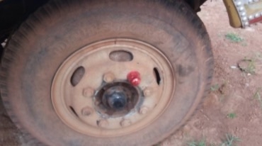 ISUZU TX 165 HP 6BD1 รถหัวยาวสิบล้อดั๊มพ์เพลาเดียว กระบะดั๊มพ์เหล็ก 8 ตันคอกเกษตรความยาว 6 เมตรสภาพดีพร้อมบรรทุกพร้อมใช้งานได้เลย เครื่องยนต์แรงดีเดิมๆไม่มีเยิ้ม ภายในเก๋งคอนโซลครบพร้อม พวงมาลัยเพาเวอร์ เบรคลมถังขนาดใหญ่ ช่วงล่างแน่นดีคัชซีไม่บวม ยาง 10 เ