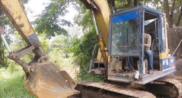 KOMATSU PC 60-5 บอดี้สวยเดิมสภาพดีพร้อมทำงานได้เลยครับ เครื่องยนต์เดิมๆปั๊มเดิมแรงดีสุดๆทำงานไม่โหลด ภายในเก๋งสภาพดีไม่เลอะ คอนโทรลง่ายใช้งานคล่องตัวดี ภายนอกบูมอาร์มมีปะบ้างนิดหน่อยครับ ช่วงล่างเอวแน่น ฉีกเลี้ยวได้เลยครับไม่มีปัญหา เฟลมไม่มีผุ สป๊อกเก็ตเ KOMATSU PC 60-5 บอดี้สวยเดิมสภาพดีพร้อมทำงานได้เลยครับ เครื่องยนต์เดิมๆปั๊มเดิมแรงดีสุดๆทำงานไม่โหลด ภายในเก๋งสภาพดีไม่เลอะ คอนโทรลง่ายใช้งานคล่องตัวดี ภายนอกบูมอาร์มมีปะบ้างนิดหน่อยครับ ช่วงล่างเอวแน่น ฉีกเลี้ยวได้เลยครับไม่มีปัญหา เฟลมไม่มีผุ สป๊อกเก็ตเ