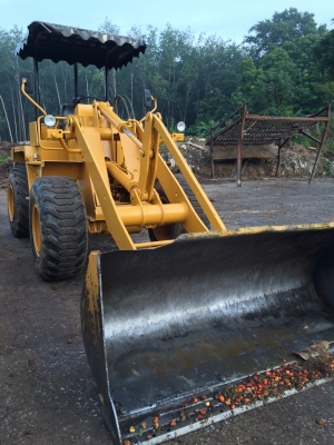 Komatsu 507  แขนยาว ตักขึ้น 10 ล้อรั้วสูงสี่เส้นได้นะคะ