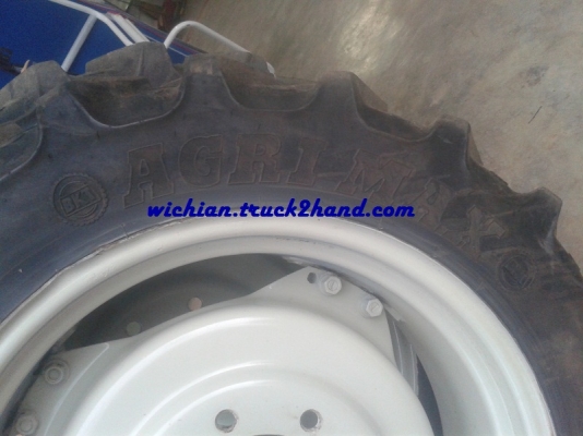 ขายแล้วยางรถไถขนาด 280/85R28 (11.2-28) ดอกลายก้างปลาหน้าแคบ ใส่ล้อหน้ารถไถใหญ่ หรือล้อหลังรถไถเล็ก