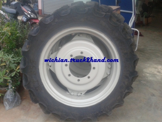 ขายแล้วยางรถไถขนาด 280/85R28 (11.2-28) ดอกลายก้างปลาหน้าแคบ ใส่ล้อหน้ารถไถใหญ่ หรือล้อหลังรถไถเล็ก