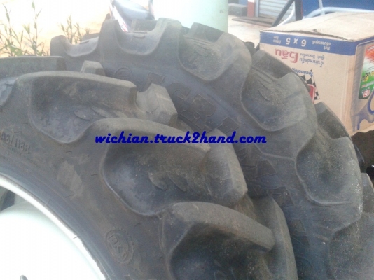 ขายแล้วยางรถไถขนาด 280/85R28 (11.2-28) ดอกลายก้างปลาหน้าแคบ ใส่ล้อหน้ารถไถใหญ่ หรือล้อหลังรถไถเล็ก