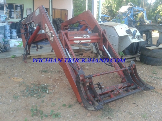 ขายแล้วขอบคุณพี่โก๋ เลาขวัญมากครับ ชุดตักหน้ารถไถฟอร์ด  ยี่ห้อMAILLEUX รุ่นMX 460 ตรงรุ่นFORD 6610 หรือติดตั้งกับรุ่นอื่นๆ