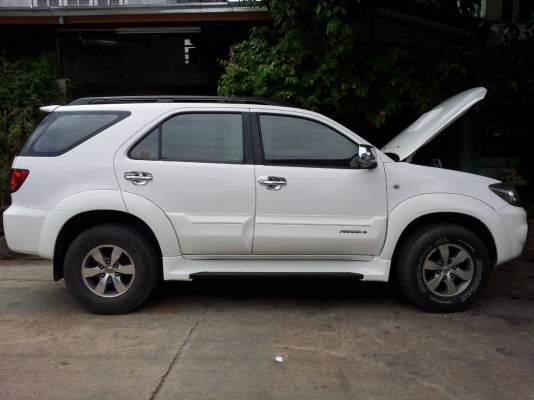 TOYOTA FORTUNER 3.0 V ปี2010 เกียร์ออโต้ รถสวยมากสภาพพร้อม