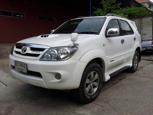 TOYOTA FORTUNER 3.0 V ปี2010 เกียร์ออโต้ รถสวยมากสภาพพร้อม