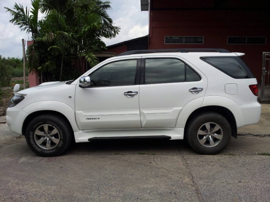 TOYOTA FORTUNER 3.0 V ปี2010 เกียร์ออโต้ รถสวยมากสภาพพร้อม