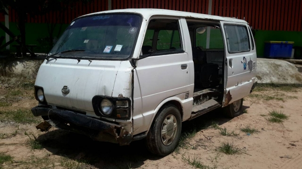 ขายรถตู้ สภาพใช้งานได้ มีเล่มทะเบียน