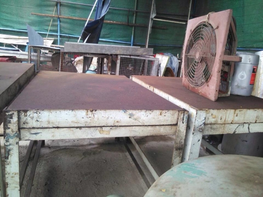 ขายเหมาโต๊ะระดับ 4 ตัวพร้อมใช้งาน สภาพดี ขายเหมาโต๊ะระดับ 4 ตัวพร้อมใช้งาน สภาพดี