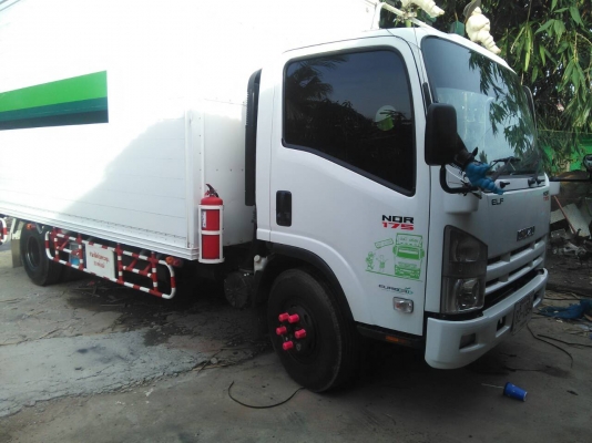 ขาย ต่อด่าว 280,000บ อีซูซุ NQR175 ปี56 บรรทุกตู้แห้งยาว 5.50ม สภาพนางฟ้า สวยจัดจากห้าง (วางเงินดาวน์ เปียนสัณญาเช้าซื้อรับรถกลับเลยครับ)
