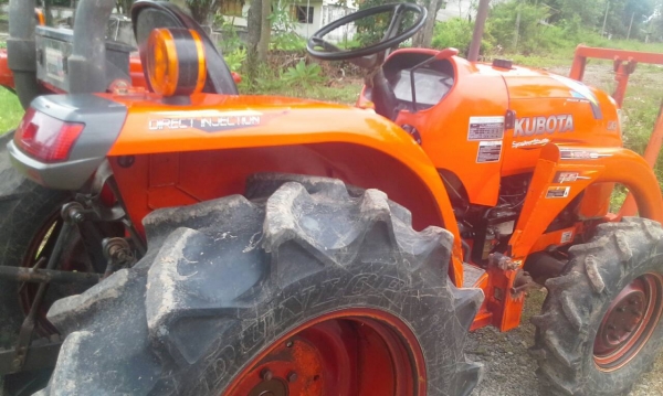 รถไถL3608อุปกรณ์ครบ3อย่างเล่มพร้อมรถปี54ใช้น้อย1500ชม 315000