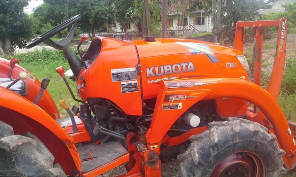 รถไถL3608อุปกรณ์ครบ3อย่างเล่มพร้อมรถปี54ใช้น้อย1500ชม 315000