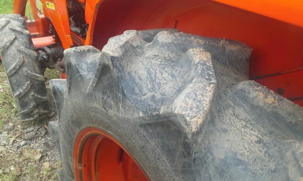 รถไถL3608อุปกรณ์ครบ3อย่างเล่มพร้อมรถปี54ใช้น้อย1500ชม 315000