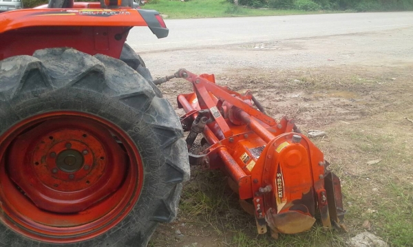 รถไถL3608อุปกรณ์ครบ3อย่างเล่มพร้อมรถปี54ใช้น้อย1500ชม 315000