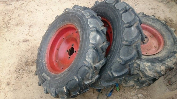 2500 บาทขายล้อยางพร้อมกระทะ รถไถนาเดินตาม ยางเปอร์เซนต์ ยางแท้ ของ16 สวยตลอดเส้น
