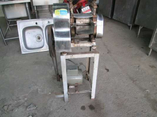 เครื่อง   หีบอ้อย  ใช้ได้ปกติ   แข็งแรง  แสตนเลส   ราคานิดเดียว