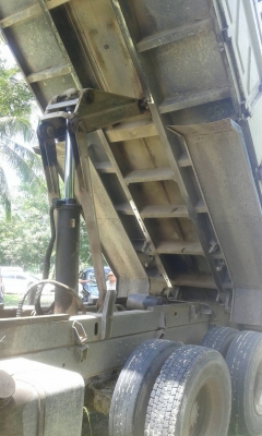 ขายรถบรรทุก 10 ล้อดัมพ์ ISUZU FVZ 300 แรงม้าปี 2552 ราคา 1650000