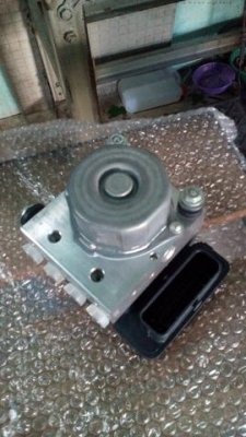 ขายปั๊มABS โตโยต้าแคมรี่ปี2013-2014ของใหม่มือหนึ่ง