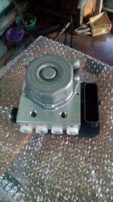 ขายปั๊มABS โตโยต้าแคมรี่ปี2013-2014ของใหม่มือหนึ่ง