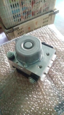 ขายปั๊มABS โตโยต้าแคมรี่ปี2013-2014ของใหม่มือหนึ่ง