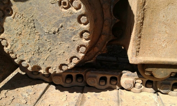 ขายรถแบคโฮ KOMATSU PC200-6 เอกสารเล่มทะเบียน มีบุ้งกี๋กับหัวกระแทก ไม่มีระบบไฟ ราคา 850000