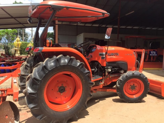 ขายรถไถ Kubota L4708(4WD) พร้อมใบมีดและผานบุกเบิกช้างDP224F รถชั่วโมงน้อยพร้อมใช้งาน ขายรถไถ Kubota L4708(4WD) พร้อมใบมีดและผานบุกเบิกช้างDP224F รถชั่วโมงน้อยพร้อมใช้งาน