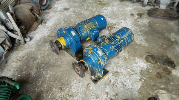 ** เหลือ 1 ตัว ** Sale>>มอเตอร์เกียร์ Sumitomo Cycio Drive 0.5 HP.ไฟ 380v. มีเบรคในตัว สภาพใหม่!! อัตราทด 1:121 วิ่งเงียบ มี 2 ตัวโทร 089-2499-123 นครปฐม