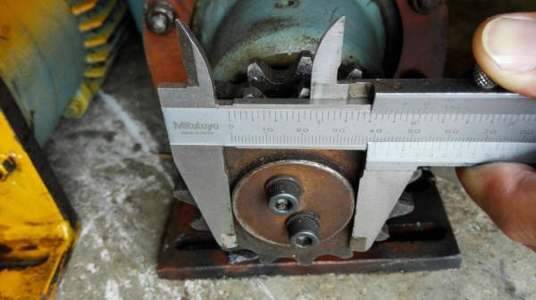 ********ขายแล้วครับ!!******** มอเตอร์เกียร์ Sumitomo Cyclo Drive 0.5 HP.ไฟ 380 v. มีเบรคในตัว อัตราทด 1:29 สภาพสวย วิ่งเงียบ มี 2 ตัว โทร 089-2499-123